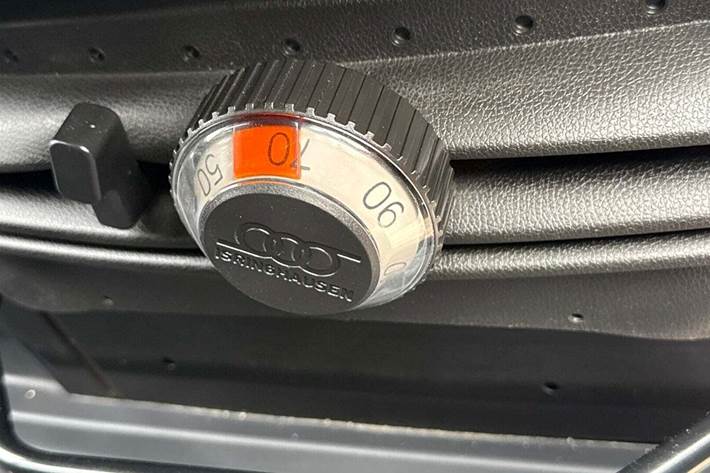 Sort Mercedes Sprinter 215 fra 2022