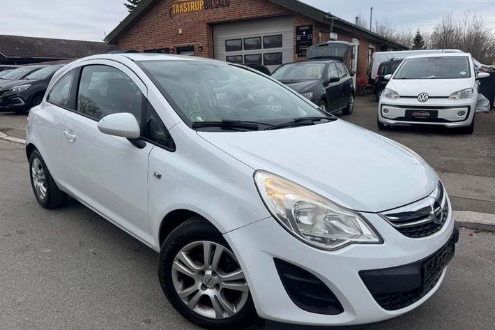 undefined Opel Corsa fra 2012 set udefra
