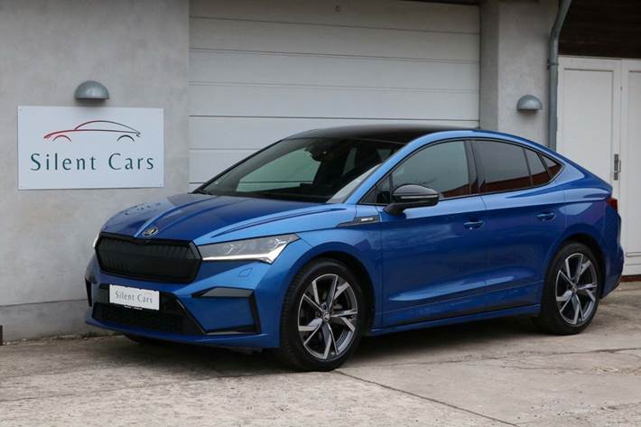 Blå Skoda Enyaq fra 2023