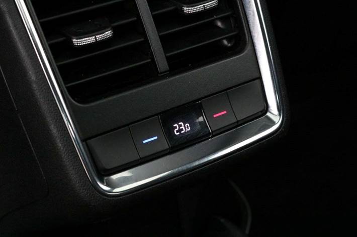 Blå Skoda Enyaq fra 2023