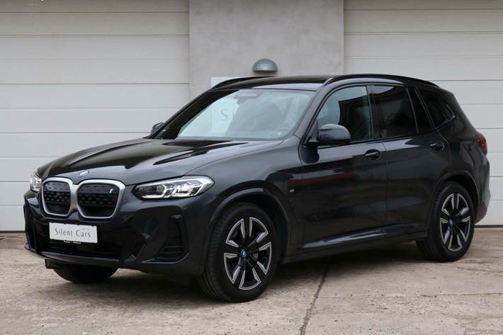 Grå BMW iX3 fra 2022
