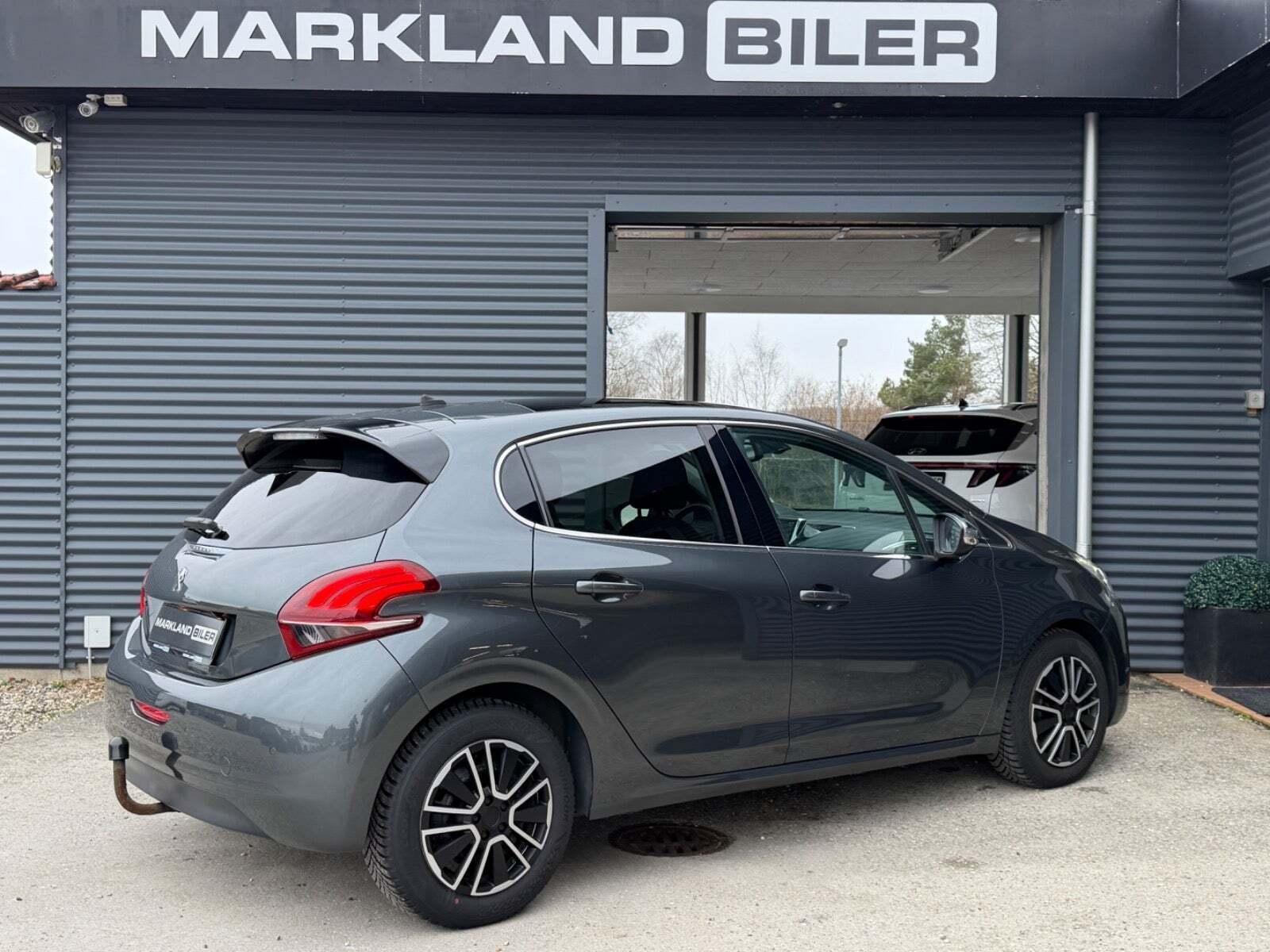 Peugeot 208 1,6 BlueHDi 100 Allure Sky