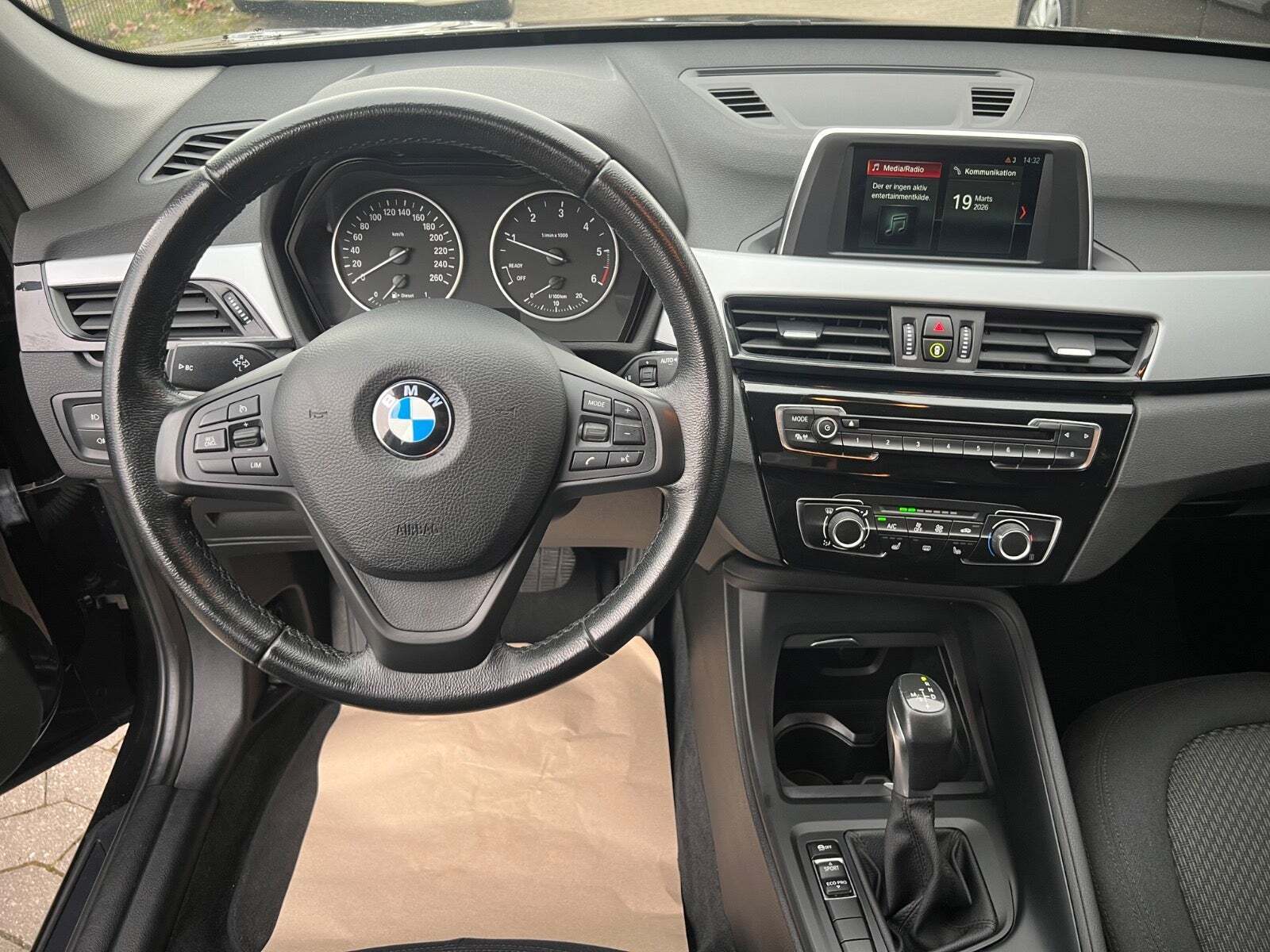 Sort BMW X1 fra 2018