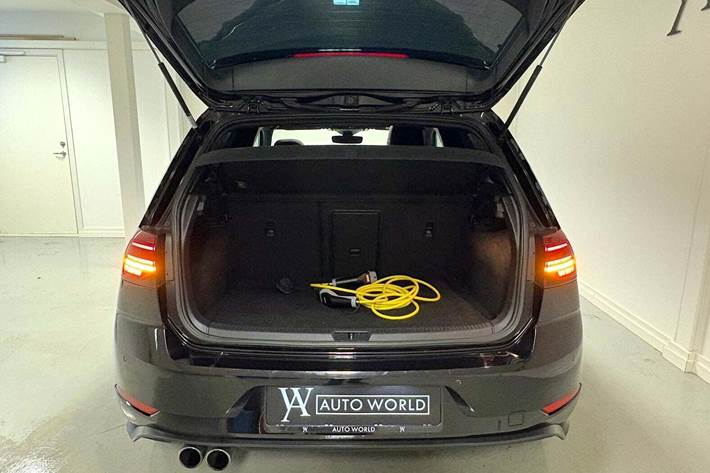 Sort VW Golf VII fra 2017