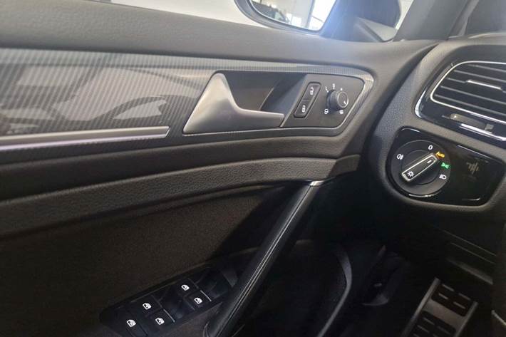 Blå VW Golf VII fra 2020