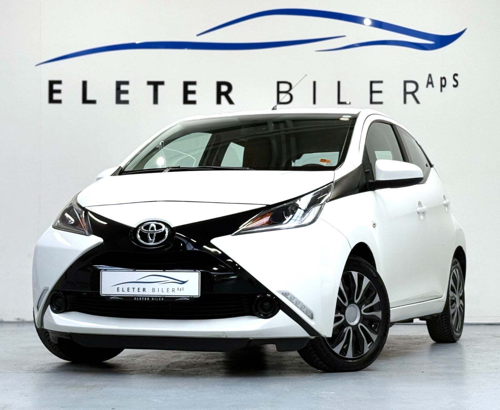 Hvid Toyota Aygo fra 2015