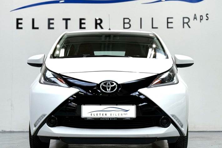 Hvid Toyota Aygo fra 2015