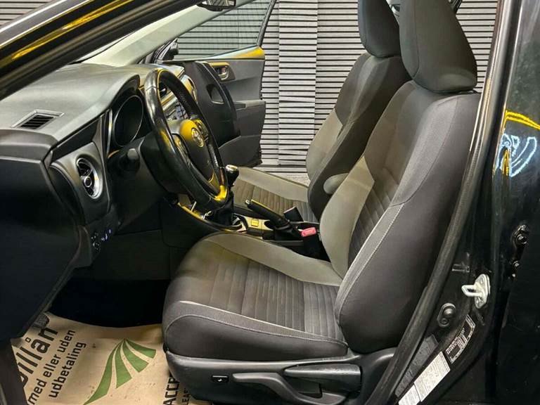 Toyota Auris 1,6 D-4D T2 Comfort Touring Sports