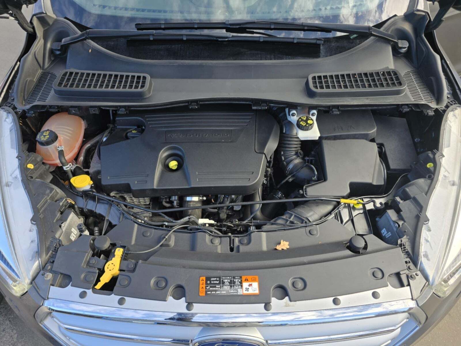 Grå Ford Kuga fra 2017