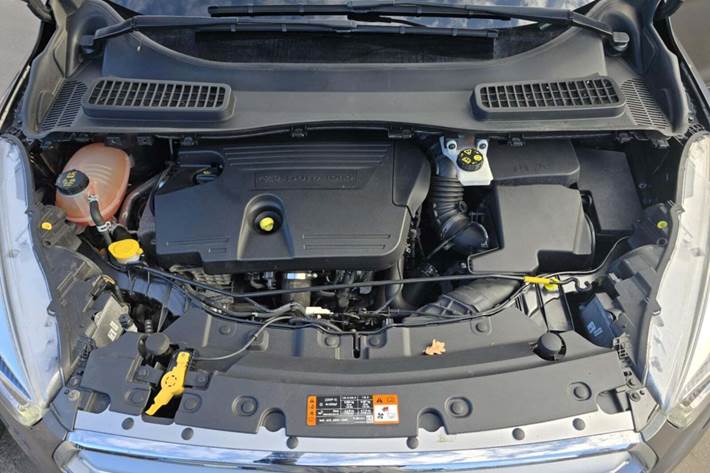 Grå Ford Kuga fra 2017