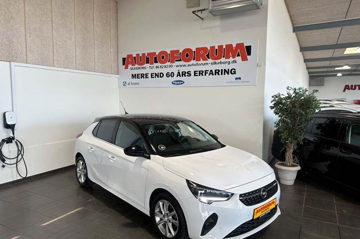 Hvid Opel Corsa fra 2021