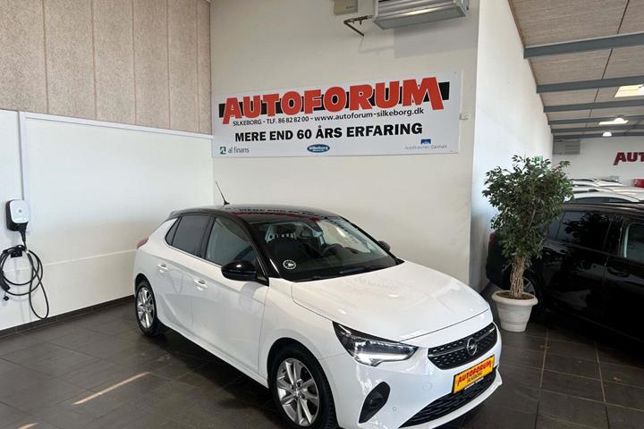 Hvid Opel Corsa fra 2021