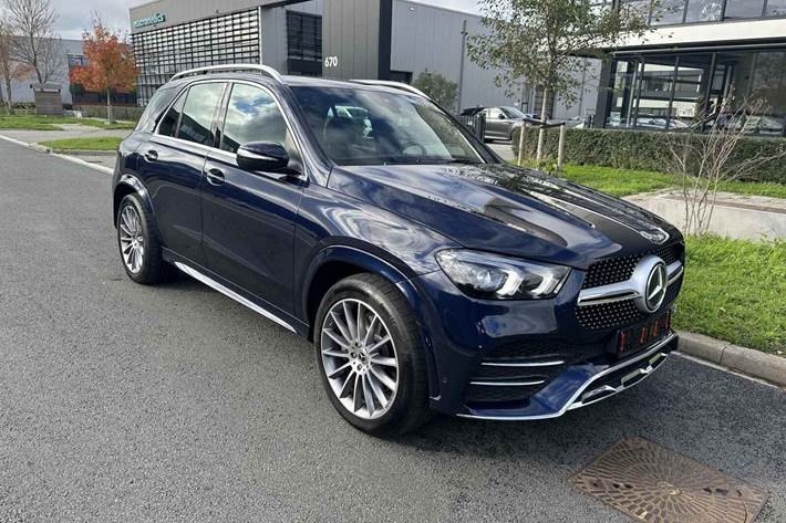 Blå Mercedes GLE350 de fra 2022