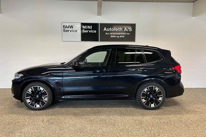 Sort BMW iX3 fra 2023