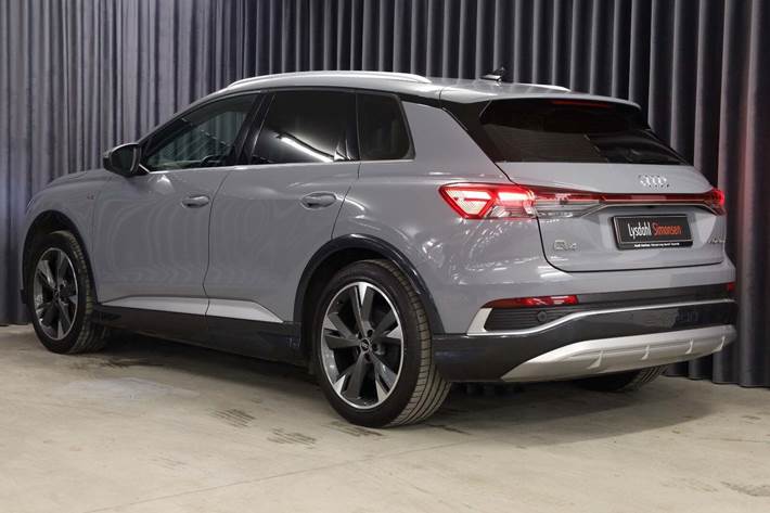 Grå Audi Q4 e-tron fra 2022