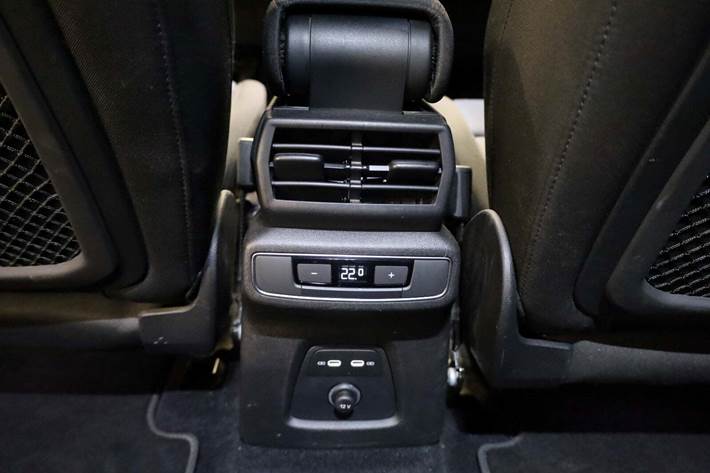 Grå Audi Q4 e-tron fra 2022