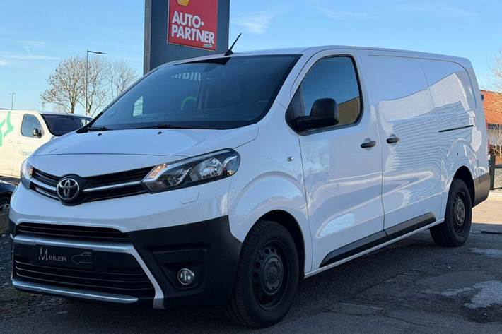 Hvid Toyota ProAce fra 2020