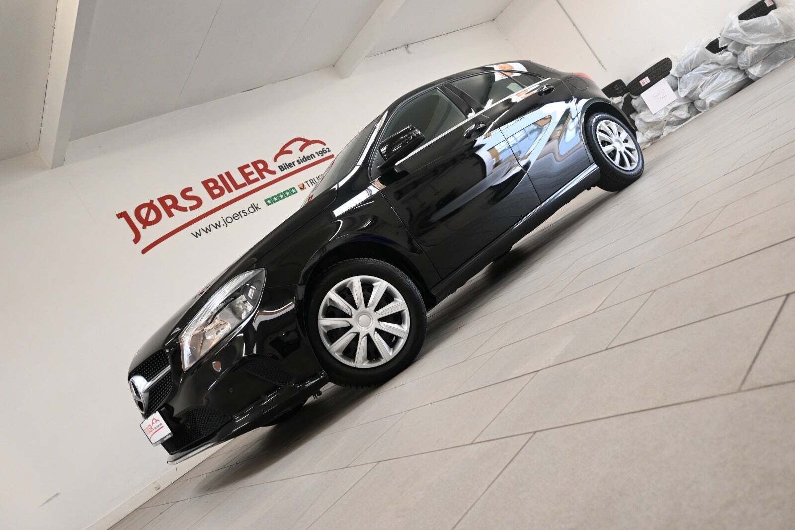 Sort Mercedes A180 d fra 2017