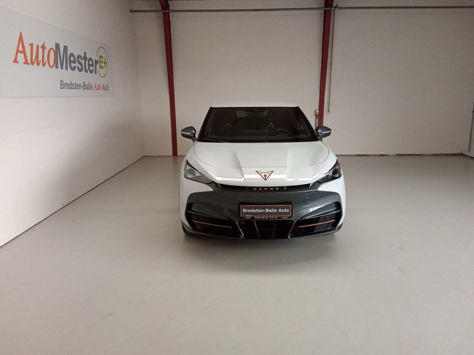 Hvid Cupra Tavascan fra 2025