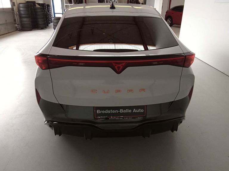 Cupra Tavascan 77 Endurance Business