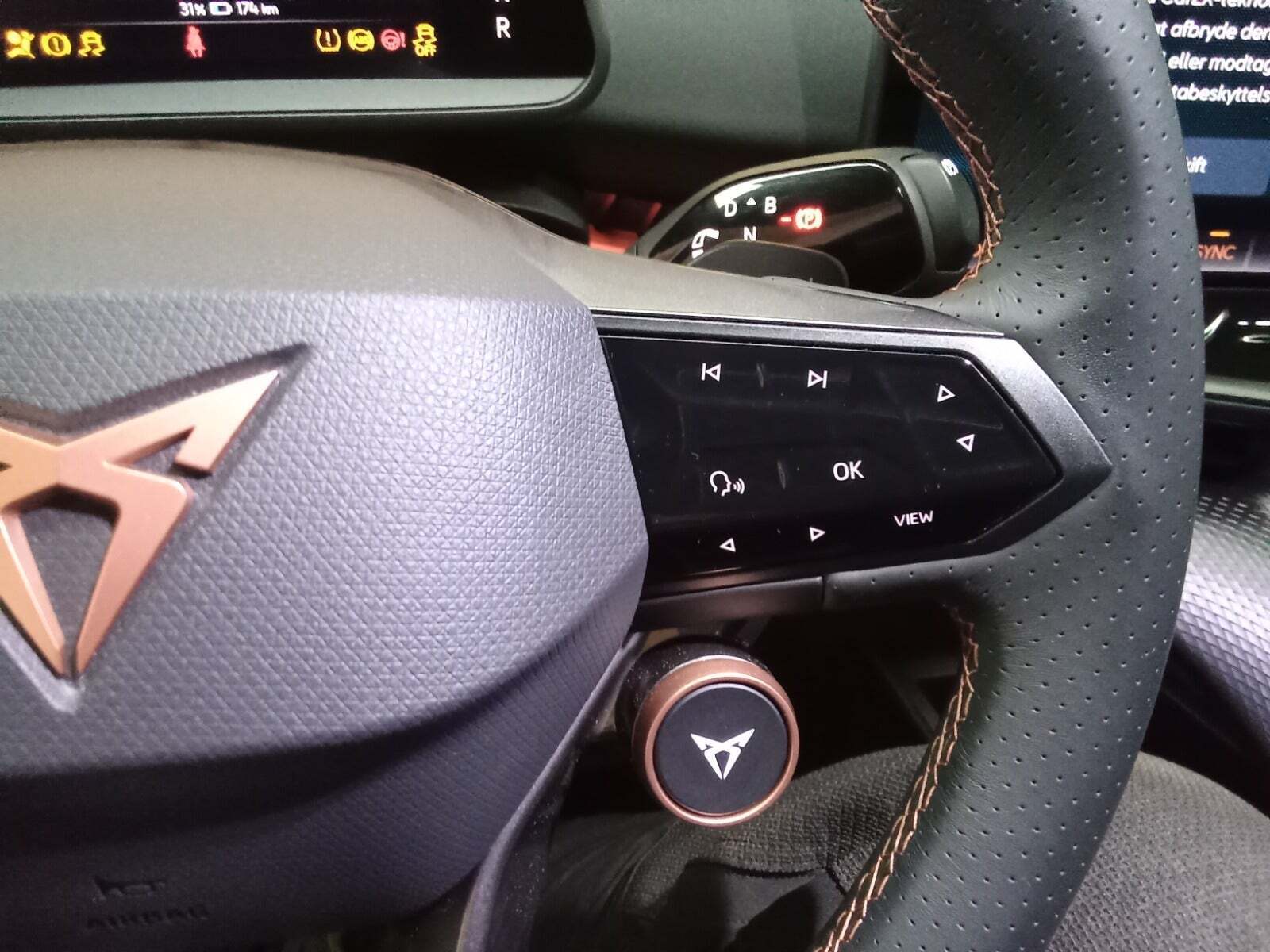 Hvid Cupra Tavascan fra 2025