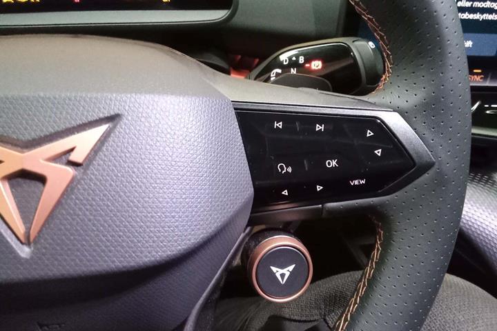 Hvid Cupra Tavascan fra 2025