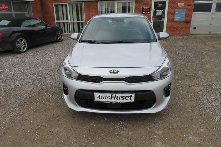 Sølv Kia Rio fra 2017