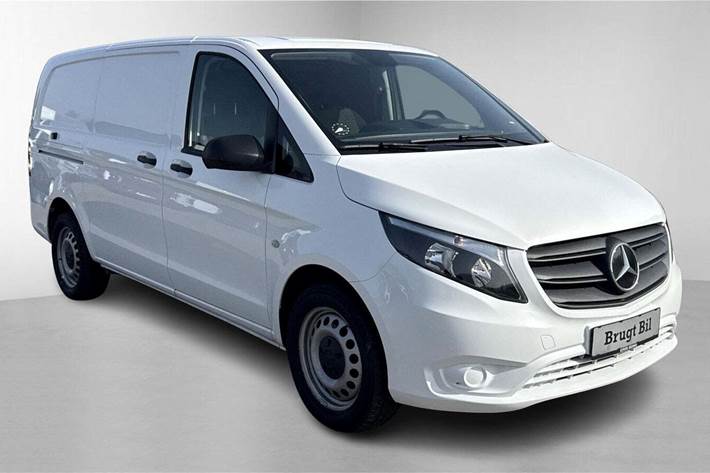 Hvid Mercedes Vito 114 fra 2023