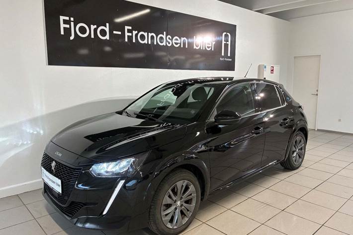 Sort Peugeot e-208 fra 2022