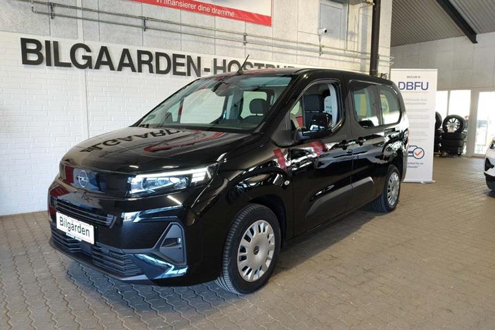Sort Opel Combo-e Life fra 2024 set udefra