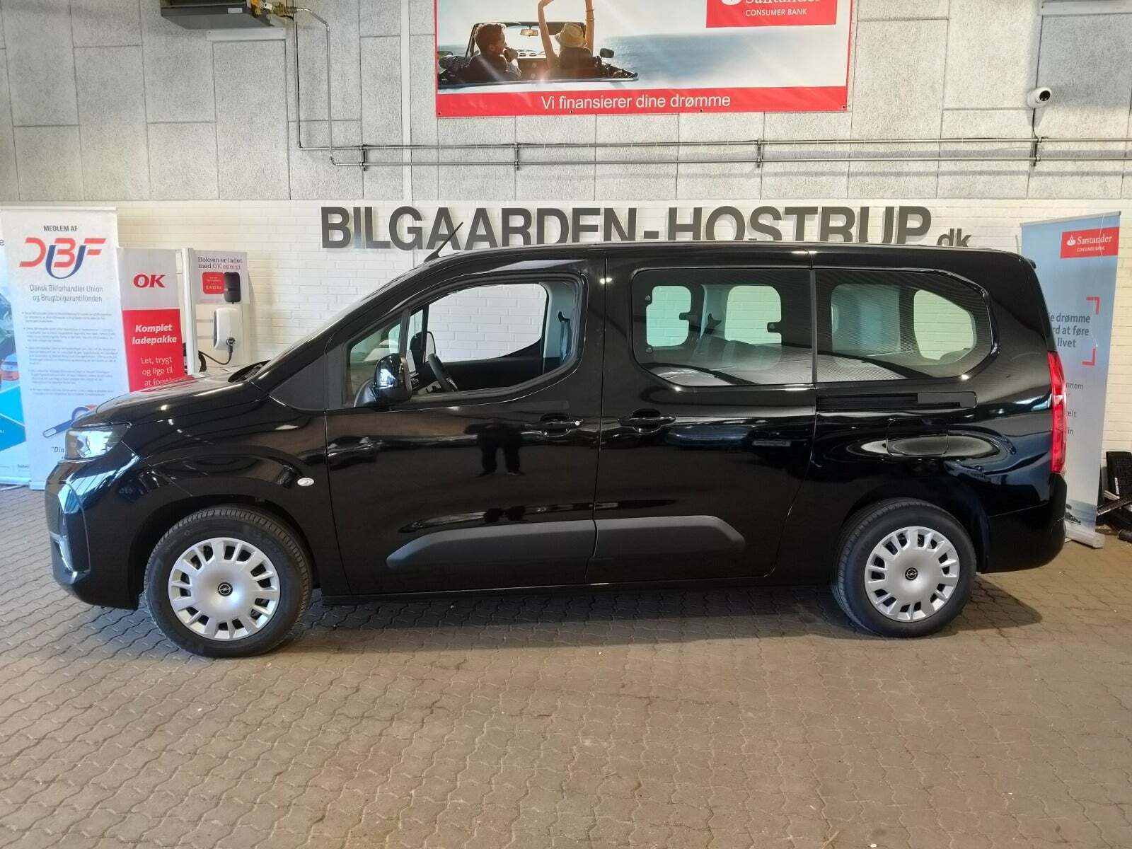 Sort Opel Combo-e Life fra 2024