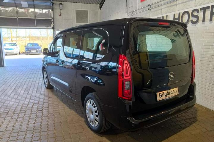 Sort Opel Combo-e Life fra 2024