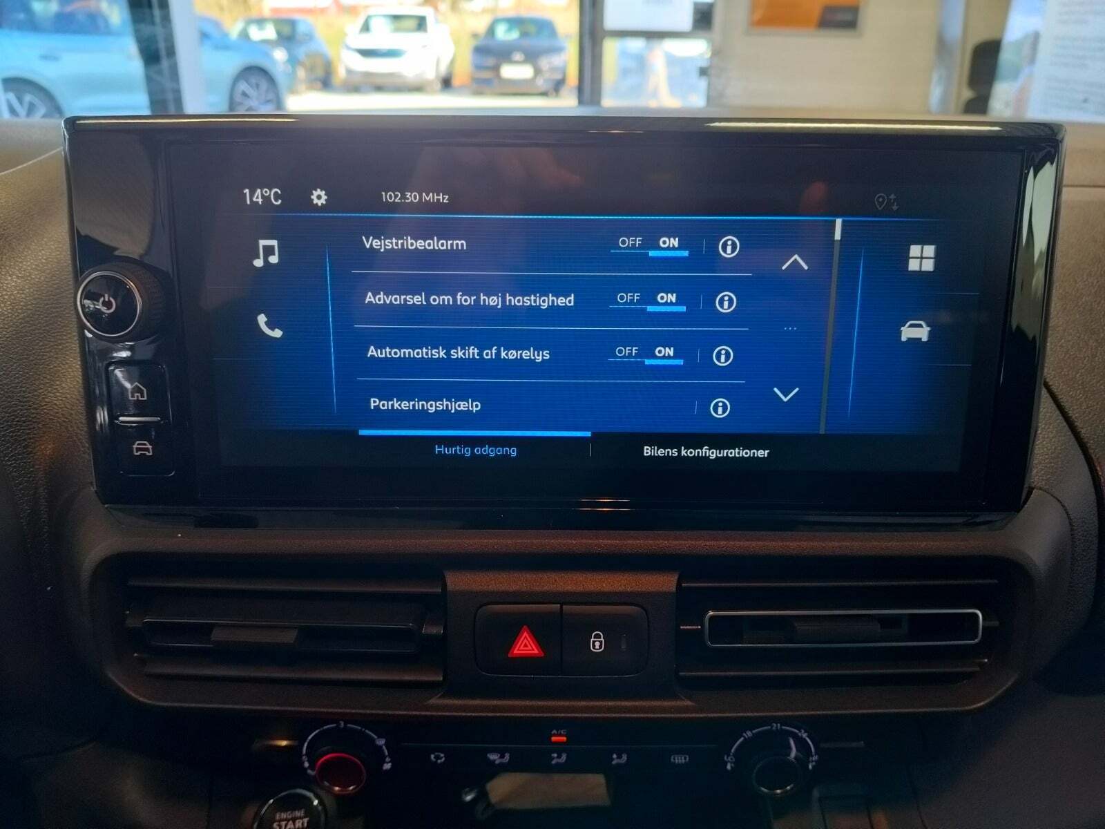 Sort Opel Combo-e Life fra 2024
