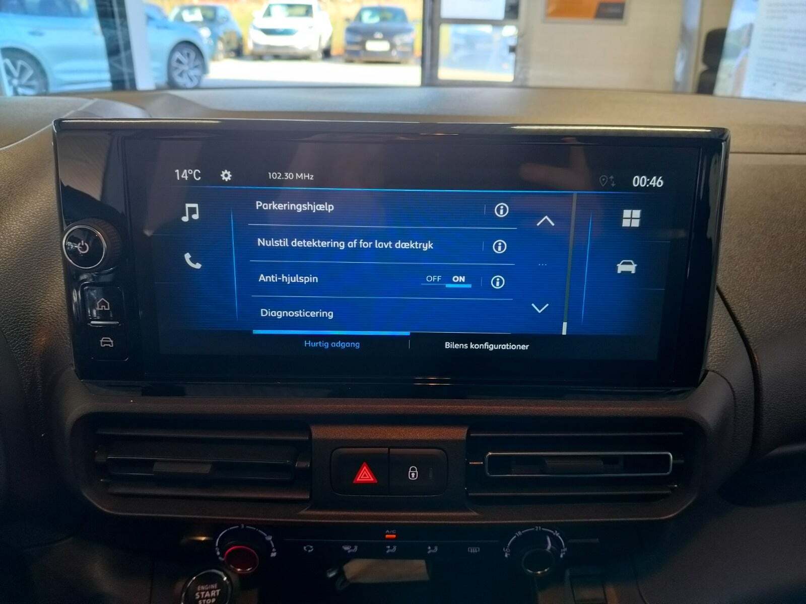 Sort Opel Combo-e Life fra 2024