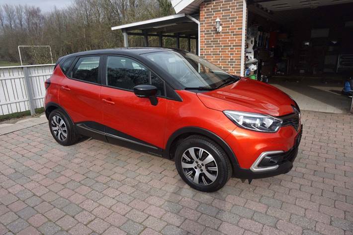 Rød Renault Captur fra 2018