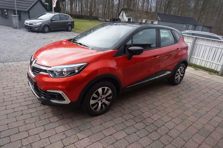 Rød Renault Captur fra 2018