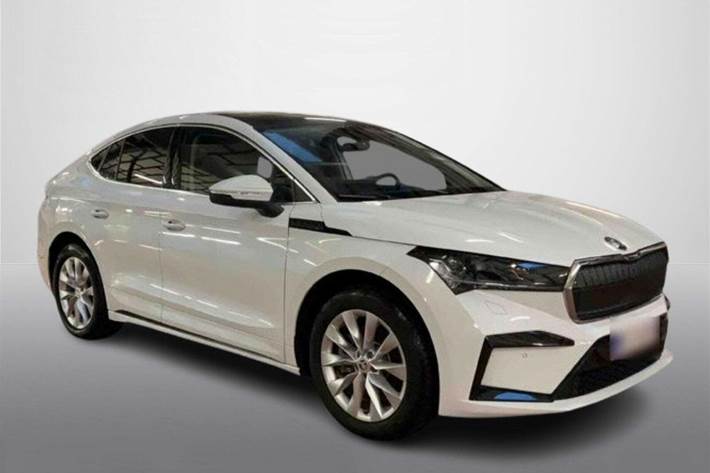Hvid Skoda Enyaq fra 2025