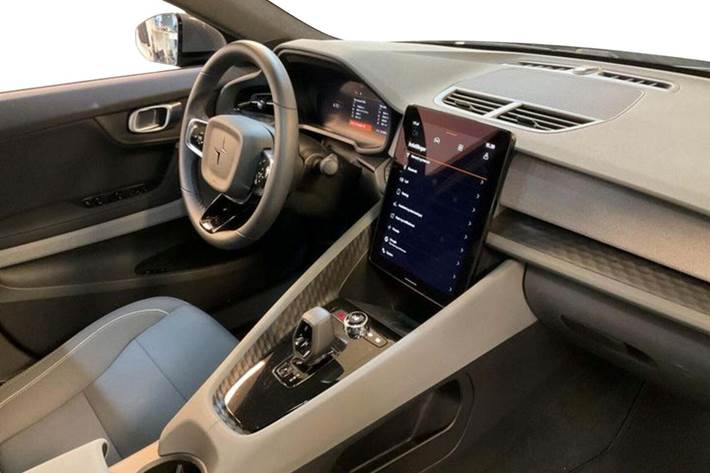 Grå Polestar 2 fra 2023