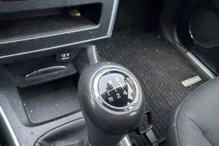 Blå Mercedes B180 fra 2009