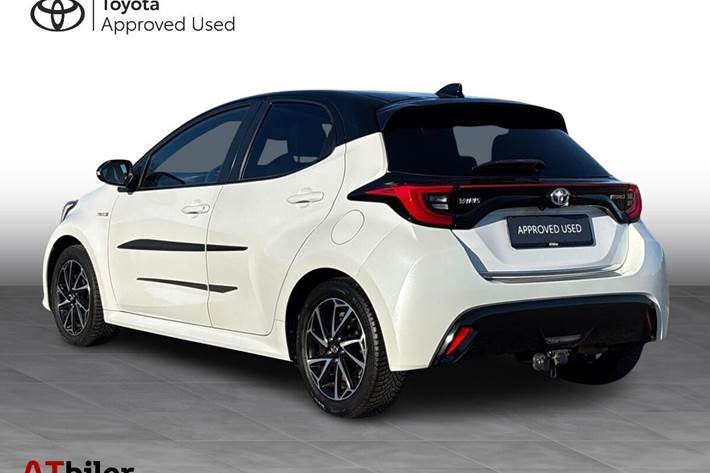 Hvid Toyota Yaris fra 2021