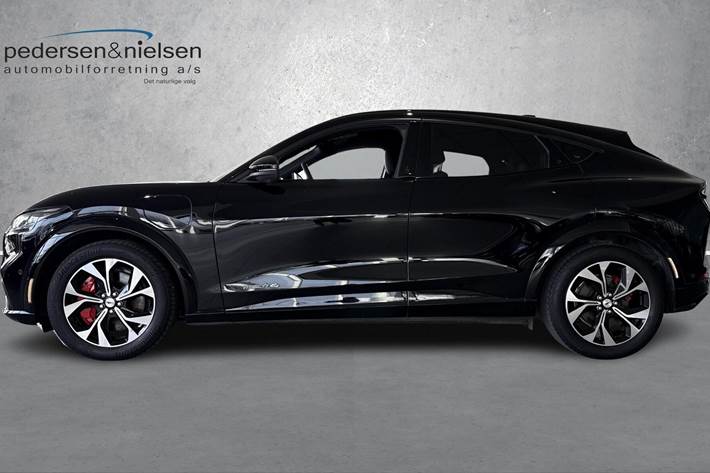Sort Ford Mustang Mach-E fra 2023