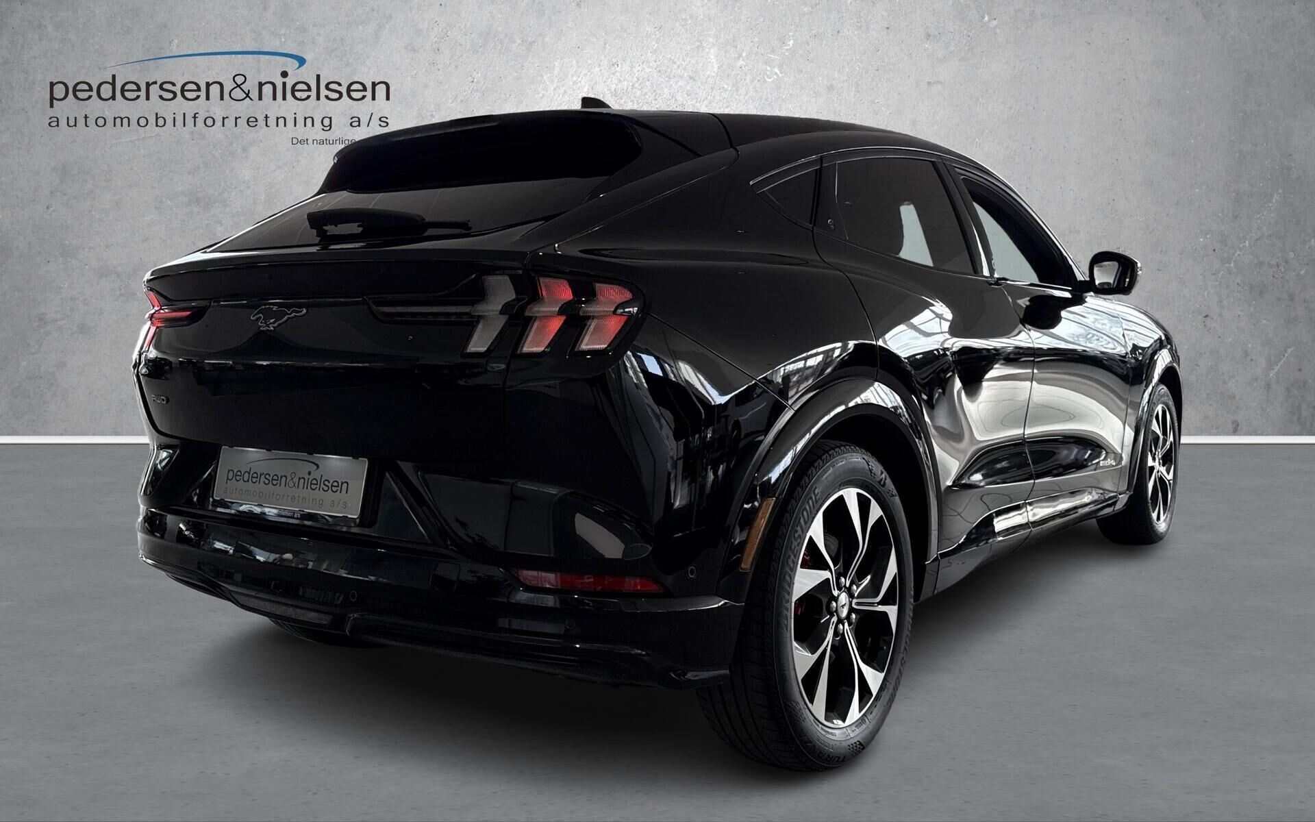 Ford Mustang Mach-E EL SR Premium AWD 269HK 5d Aut.