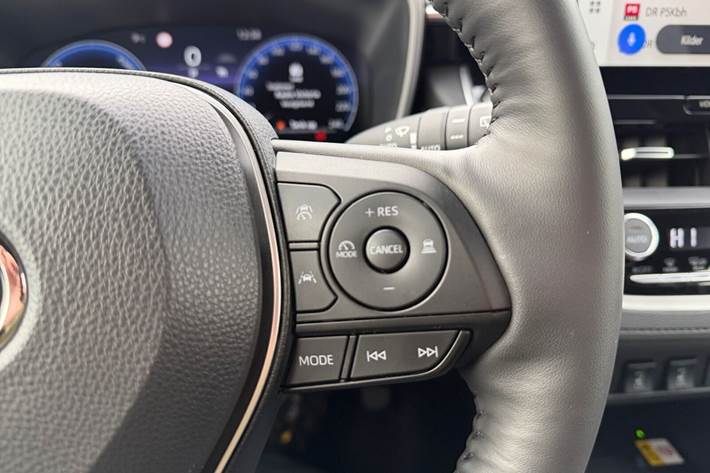 Sort Toyota Corolla Cross fra 2025