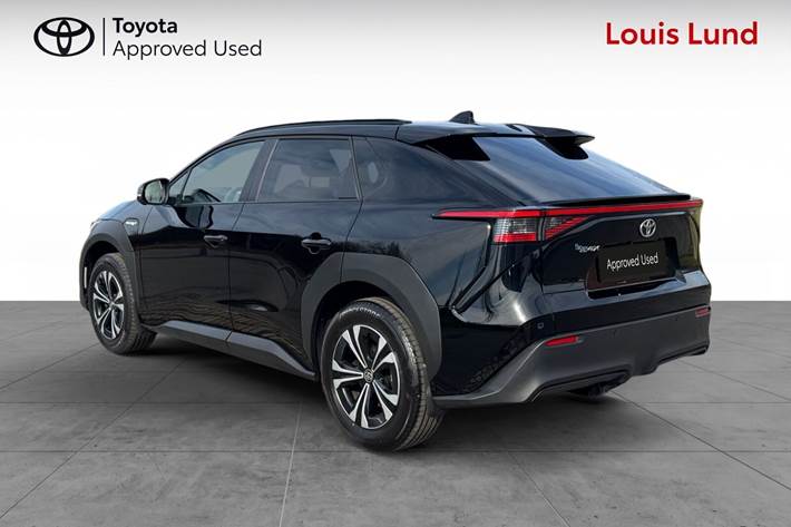 Sort Toyota BZ4X fra 2023