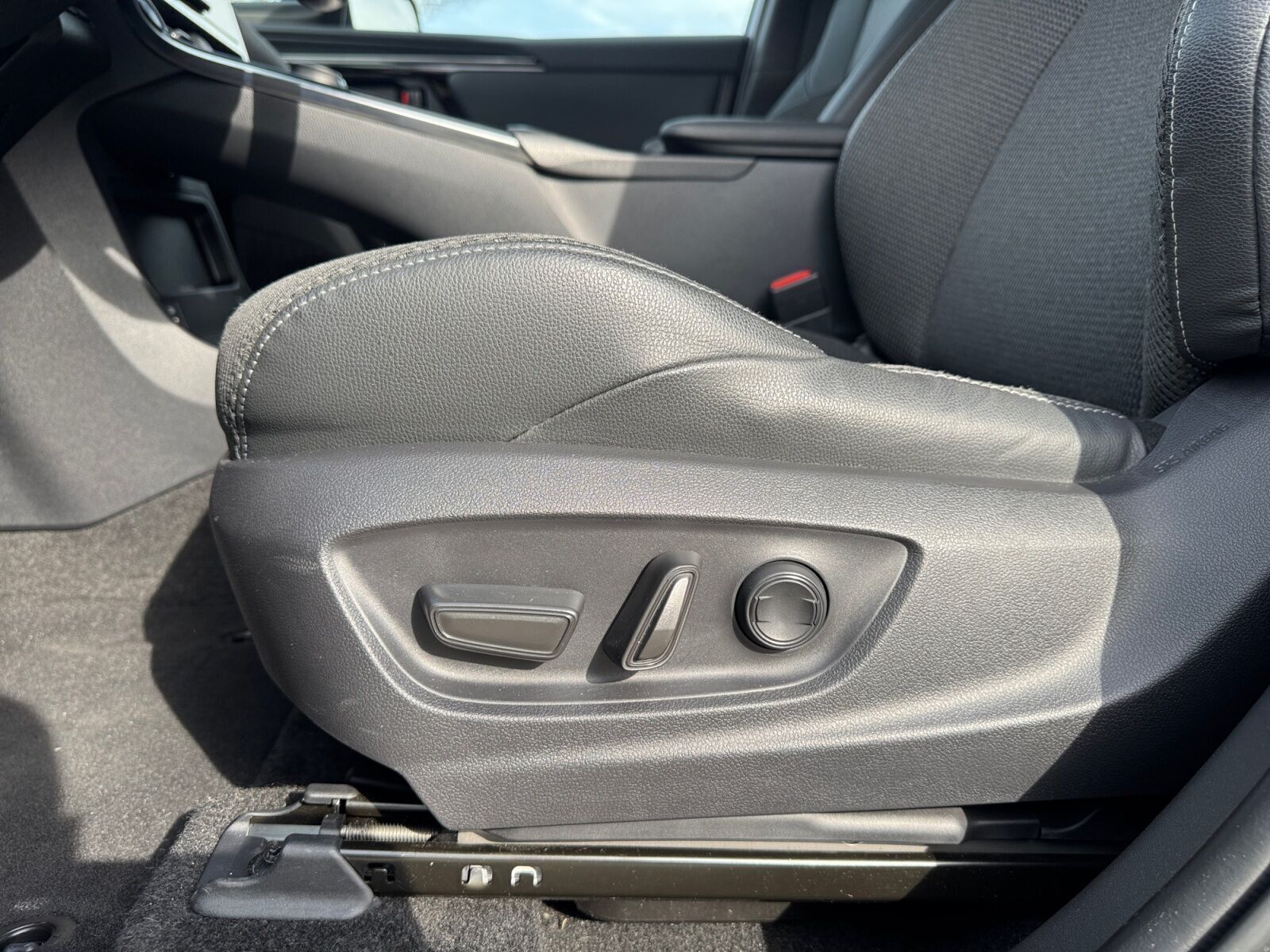 Sort Toyota BZ4X fra 2023