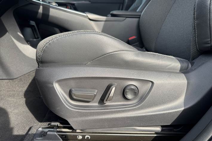 Sort Toyota BZ4X fra 2023