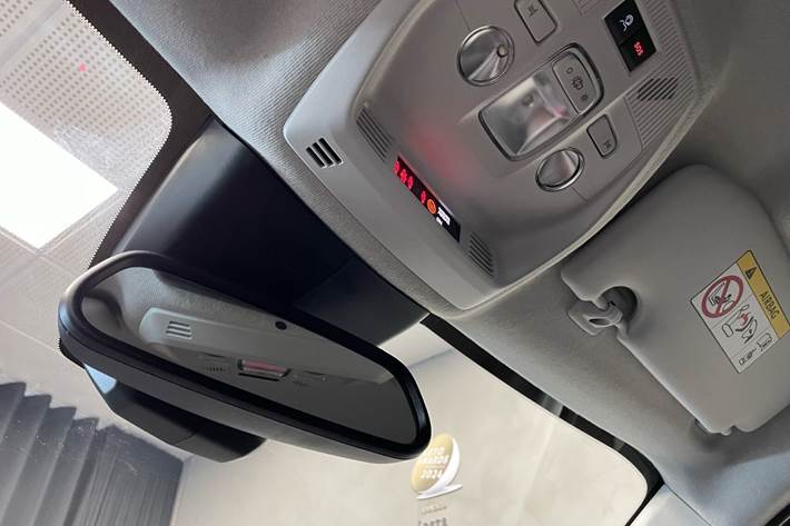 Sølv Opel Frontera fra 2025