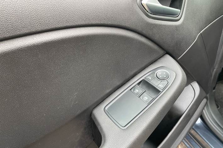 Grå Renault Clio fra 2022