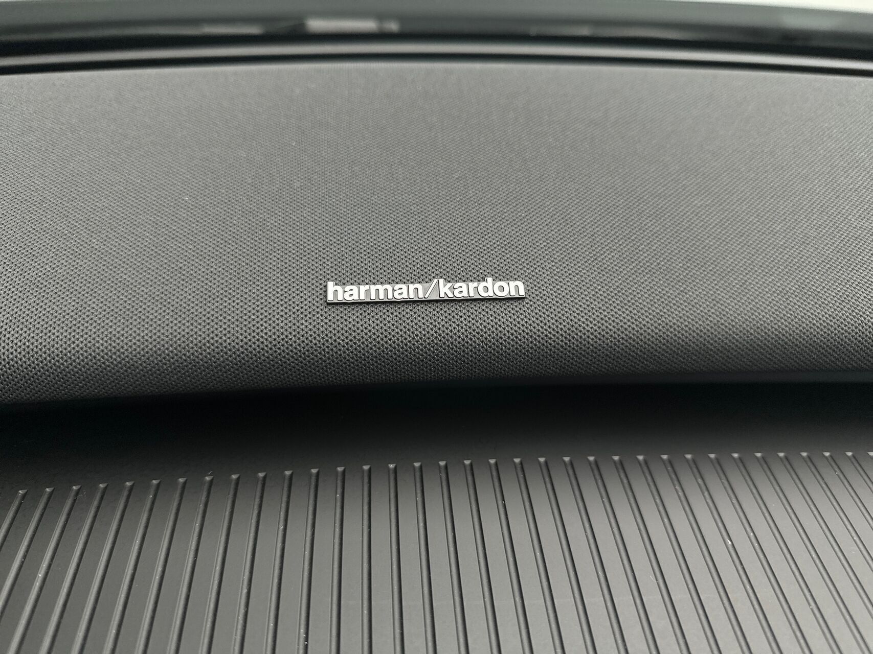 Grå Volvo EX30 fra 2024