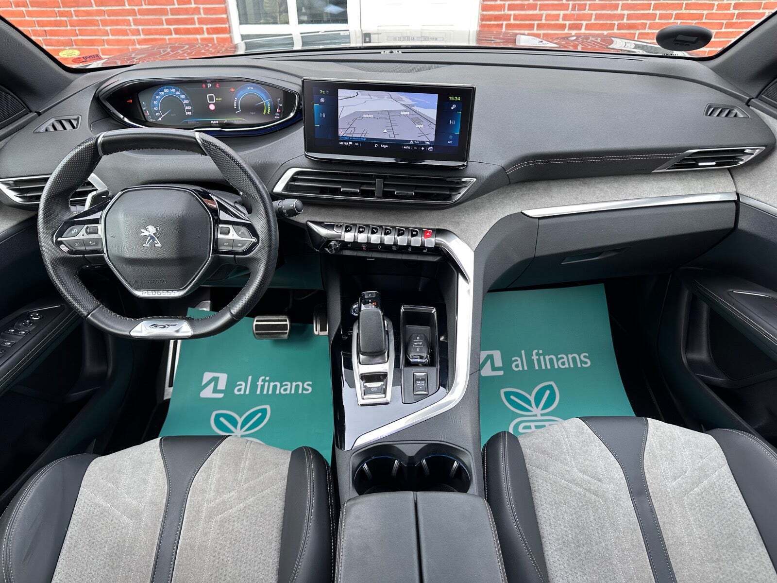 Grå Peugeot 3008 fra 2020